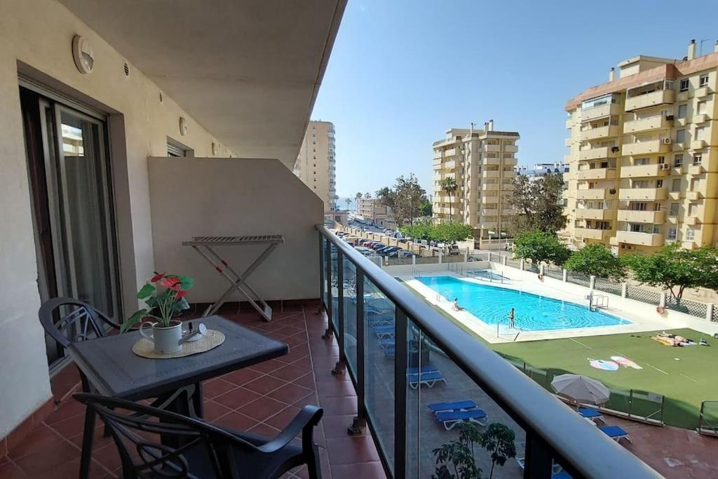 Elegante Alojamiento Con Piscina A 200 M Del Mar. Apartman Benalmádena Kültér fotó