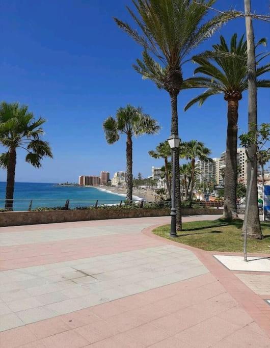 Elegante Alojamiento Con Piscina A 200 M Del Mar. Apartman Benalmádena Kültér fotó